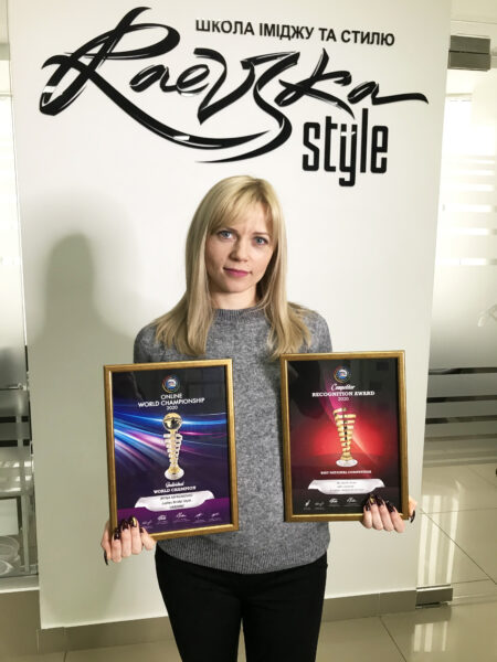 Церемонія нагородження переможниці Online OMC World Championship — Ірини Мироненко
